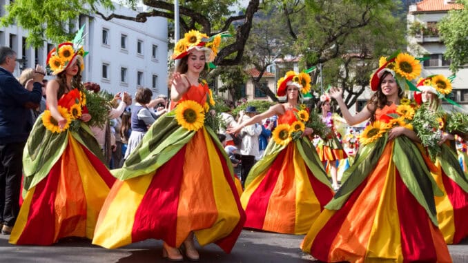 Blumenparade In Funchal